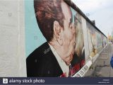 Berlin Wall Mural Kissing Kissing Painting Stock S & Kissing Painting Stock