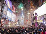 Concert Crowd Wall Mural Eine Million Menschen Feiern Am Times Square