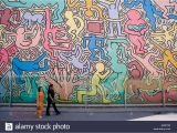 Keith Haring Wall Mural Keith Haring Pisa Stockfotos & Keith Haring Pisa Bilder Alamy